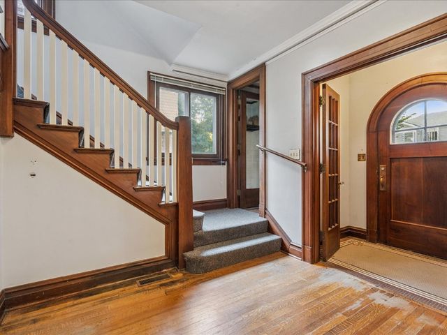 419 2nd St SW, Mt Vernon, IA 52314