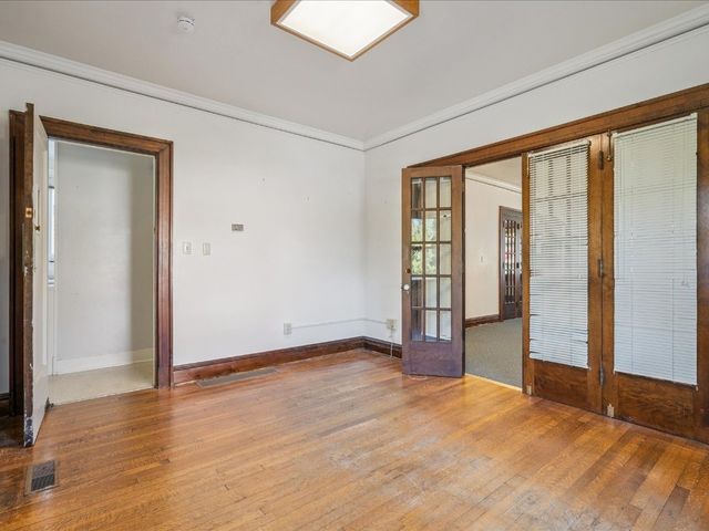 419 2nd St SW, Mt Vernon, IA 52314