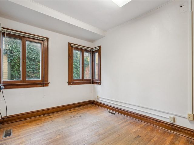 419 2nd St SW, Mt Vernon, IA 52314