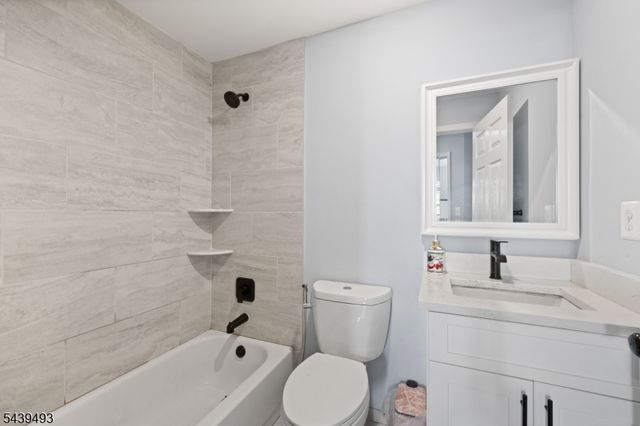 202 Rhoads Dr, Montgomery Twp., NJ 08502