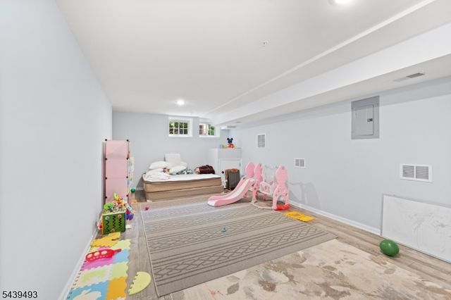 202 Rhoads Dr, Montgomery Twp., NJ 08502