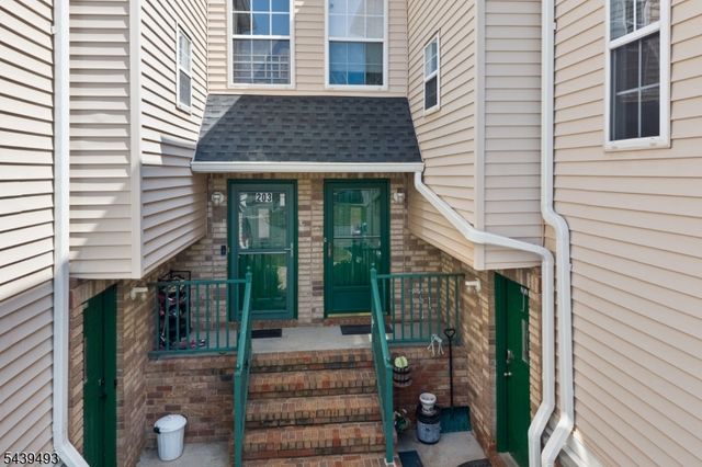 202 Rhoads Dr, Montgomery Twp., NJ 08502
