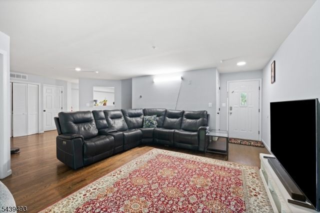 202 Rhoads Dr, Montgomery Twp., NJ 08502