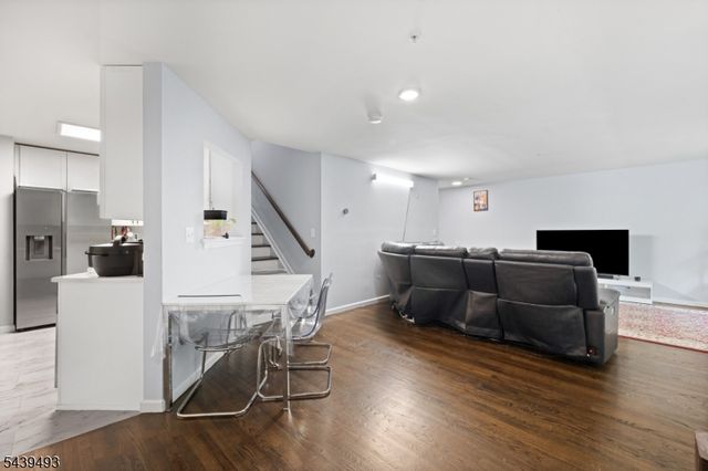 202 Rhoads Dr, Montgomery Twp., NJ 08502