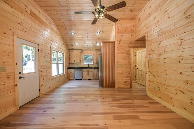 54 Hawthorne Lane, Murphy, NC 28906