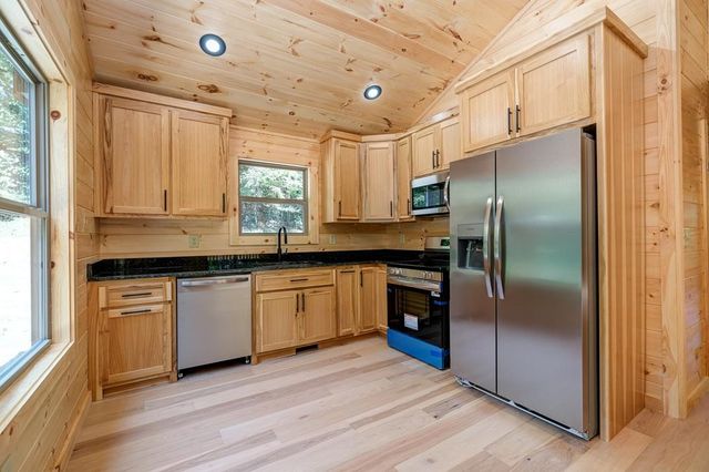 54 Hawthorne Lane, Murphy, NC 28906