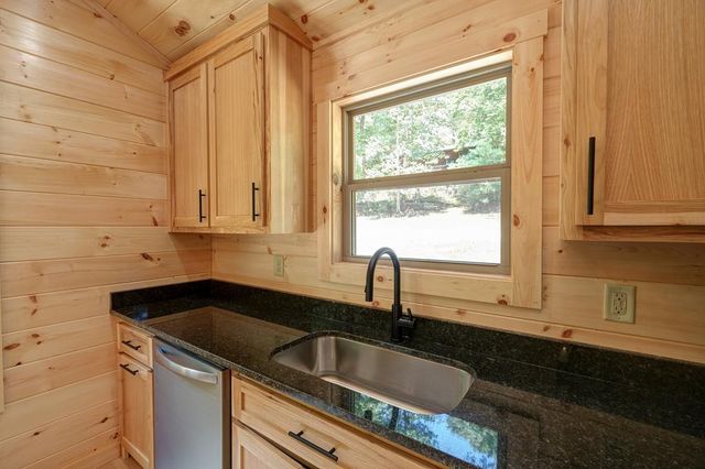 54 Hawthorne Lane, Murphy, NC 28906