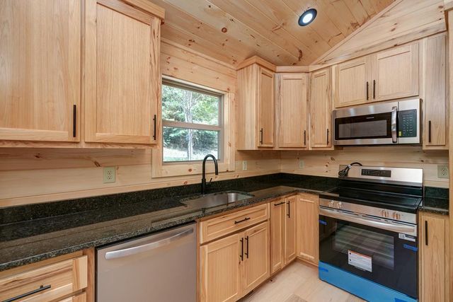 54 Hawthorne Lane, Murphy, NC 28906