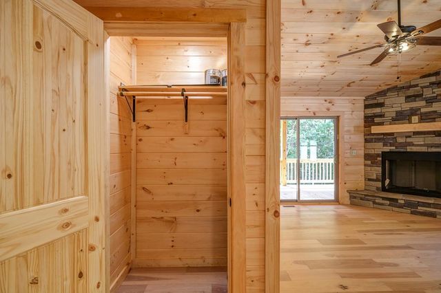 54 Hawthorne Lane, Murphy, NC 28906
