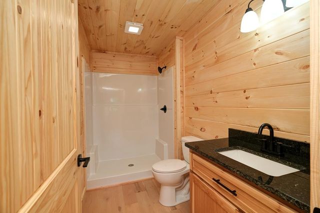 54 Hawthorne Lane, Murphy, NC 28906