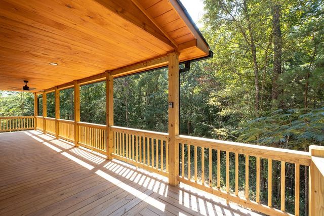 54 Hawthorne Lane, Murphy, NC 28906