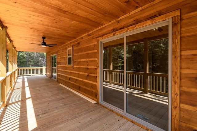54 Hawthorne Lane, Murphy, NC 28906