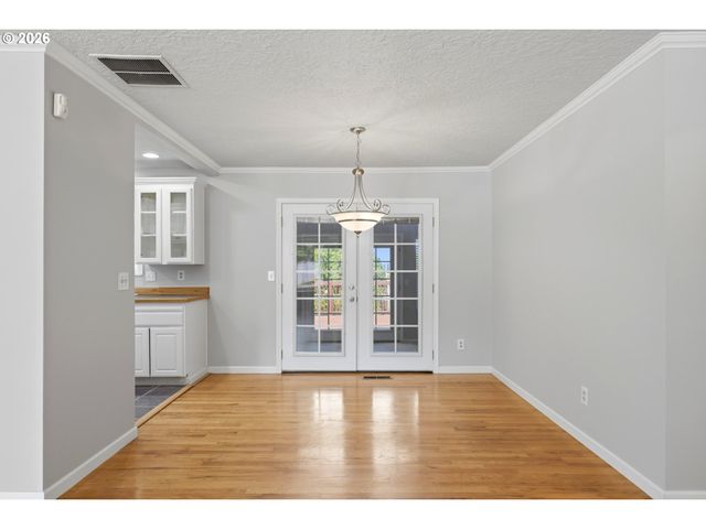 13705 Ne BEECH St, Portland, OR 97230