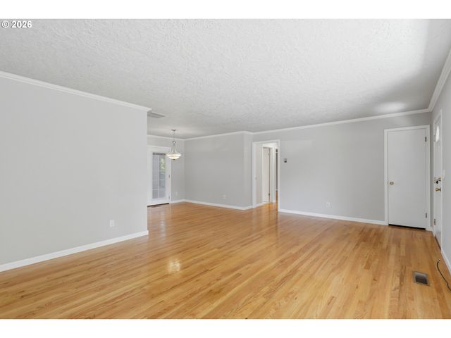 13705 Ne BEECH St, Portland, OR 97230