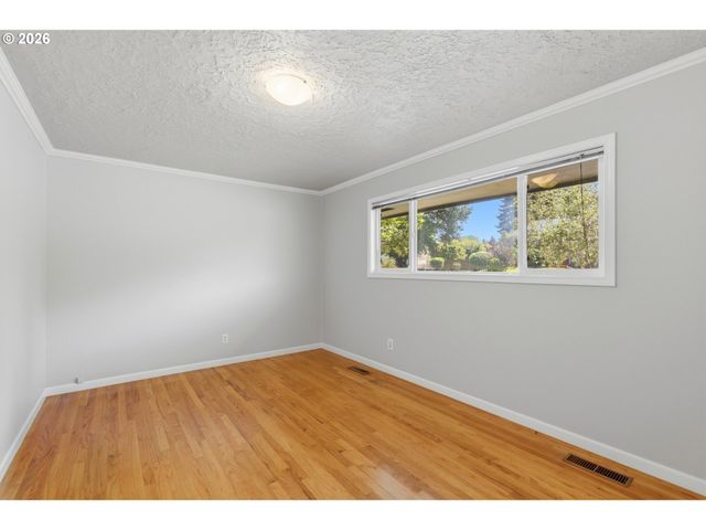 13705 Ne BEECH St, Portland, OR 97230