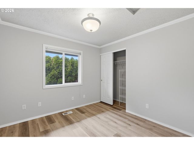 13705 Ne BEECH St, Portland, OR 97230
