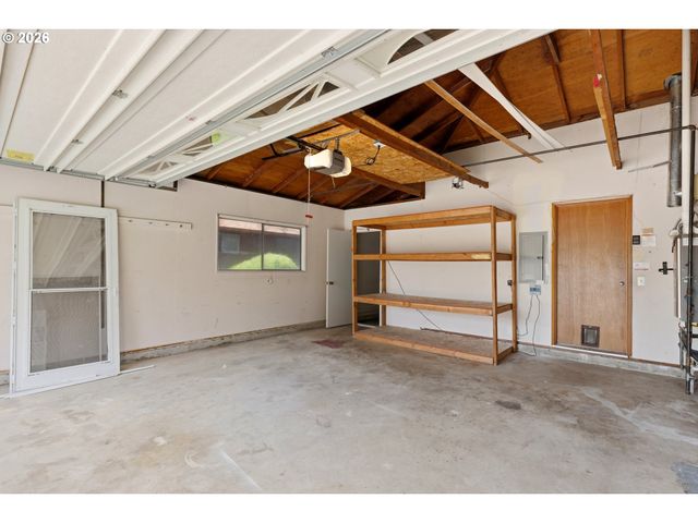 13705 Ne BEECH St, Portland, OR 97230