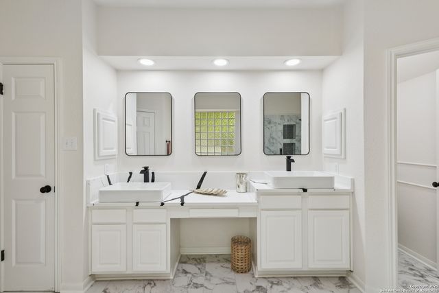 2023 Flint Oak, San Antonio, TX 78248
