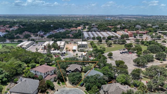 2023 Flint Oak, San Antonio, TX 78248