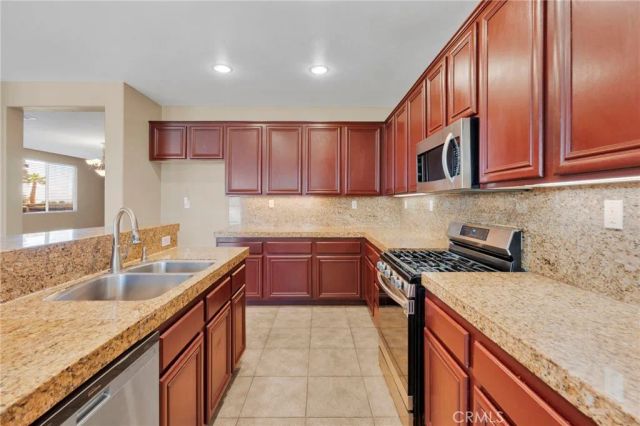 11984 Russell Court, Victorville, CA 92392