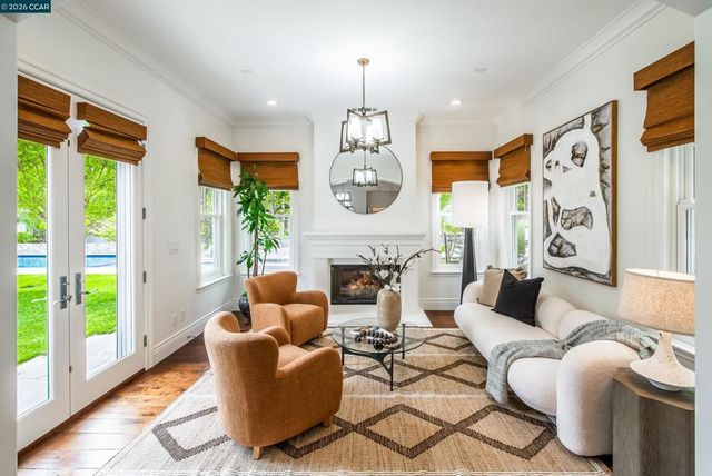 3958 S Peardale Dr, Lafayette, CA 94549