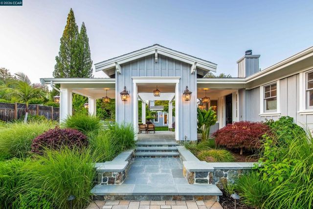 3958 S Peardale Dr, Lafayette, CA 94549