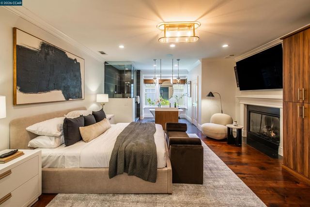 3958 S Peardale Dr, Lafayette, CA 94549