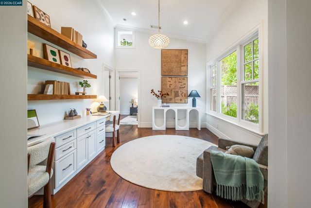 3958 S Peardale Dr, Lafayette, CA 94549