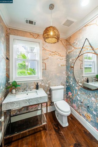 3958 S Peardale Dr, Lafayette, CA 94549