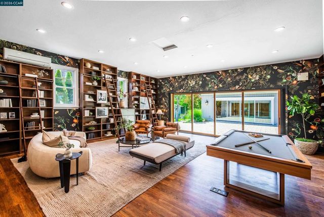 3958 S Peardale Dr, Lafayette, CA 94549