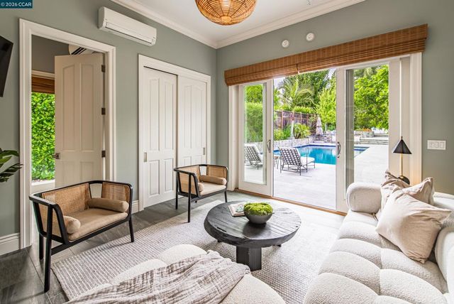 3958 S Peardale Dr, Lafayette, CA 94549