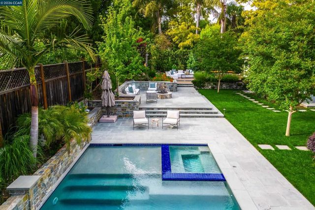 3958 S Peardale Dr, Lafayette, CA 94549