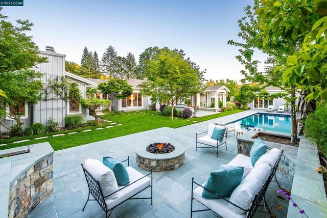 3958 S Peardale Dr, Lafayette, CA 94549