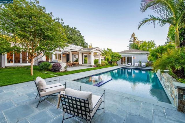 3958 S Peardale Dr, Lafayette, CA 94549