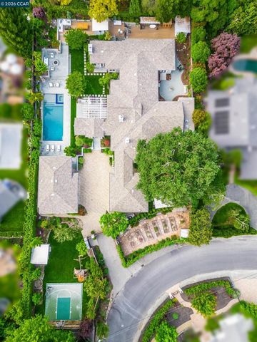 3958 S Peardale Dr, Lafayette, CA 94549