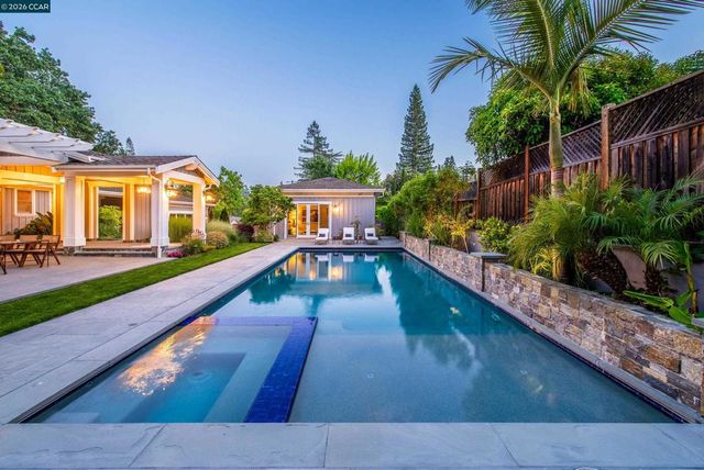 3958 S Peardale Dr, Lafayette, CA 94549