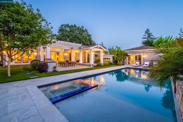 3958 S Peardale Dr, Lafayette, CA 94549