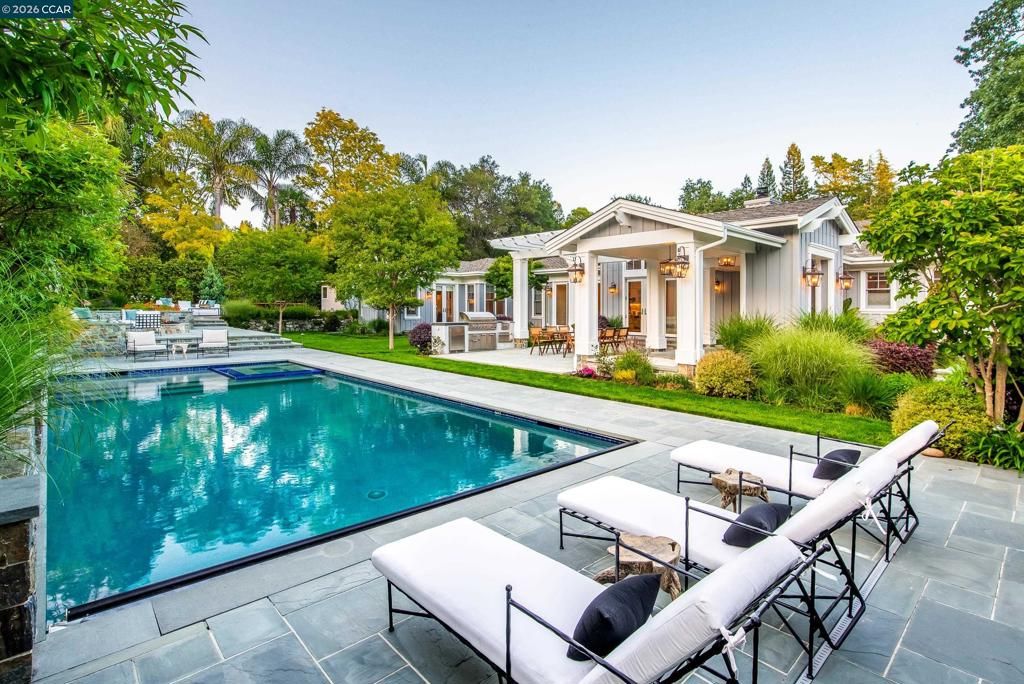 3958 S Peardale Dr, Lafayette, CA 94549