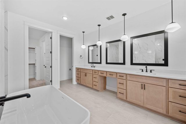 6775 Kings Mill DR, Salado, TX 76571
