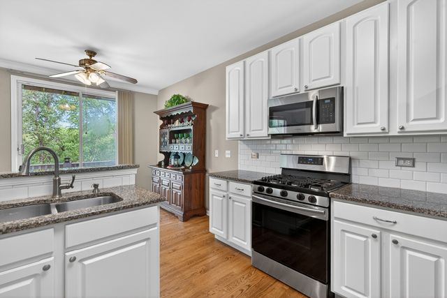 4323 Blue Iris Court 4323, Island Lake, IL 60042