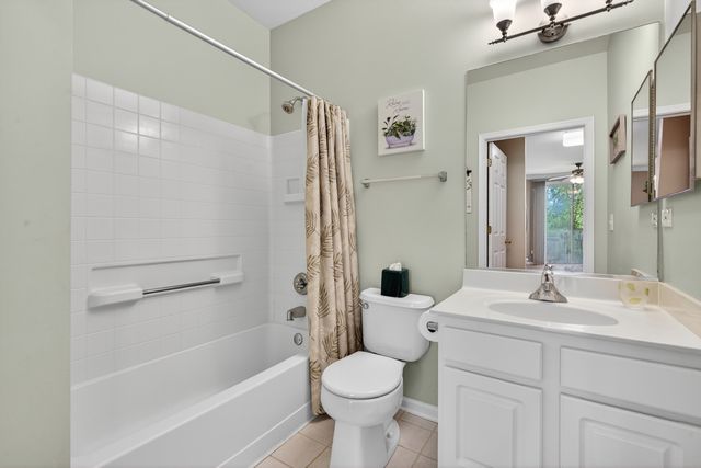 4323 Blue Iris Court 4323, Island Lake, IL 60042