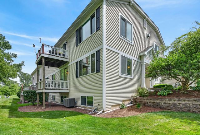 4323 Blue Iris Court 4323, Island Lake, IL 60042