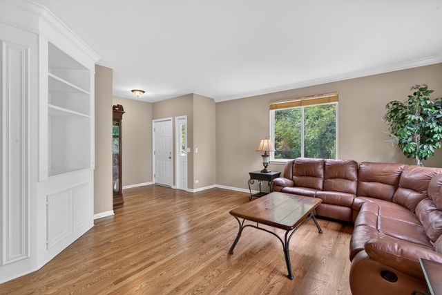 4323 Blue Iris Court 4323, Island Lake, IL 60042