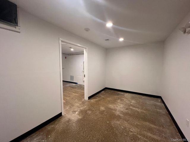 411 Jericho Turnpike, New Hyde Park, NY 11040