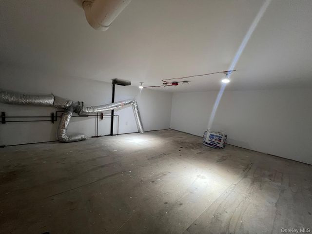 411 Jericho Turnpike, New Hyde Park, NY 11040