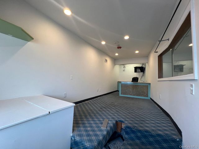 411 Jericho Turnpike, New Hyde Park, NY 11040