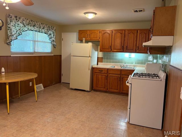 10204 Dacey Drive, Dellwood, MO 63136