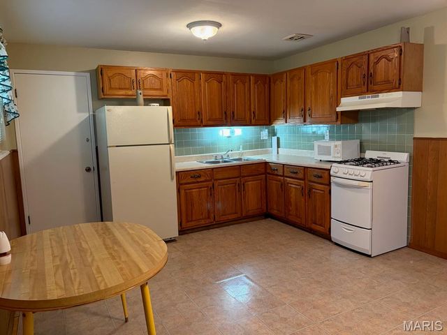 10204 Dacey Drive, Dellwood, MO 63136