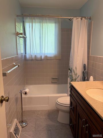 10204 Dacey Drive, Dellwood, MO 63136