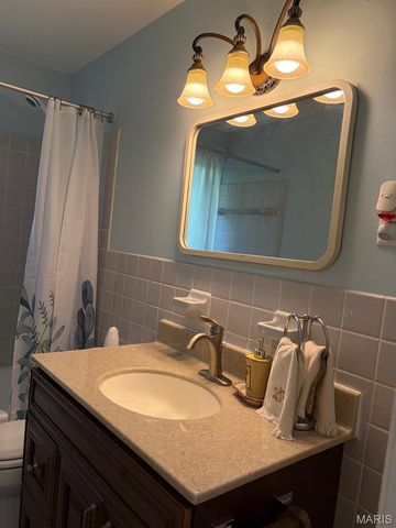 10204 Dacey Drive, Dellwood, MO 63136